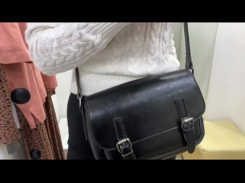 ❤️ Masturbarea în public a tinerei târfe FeralBerry cu un dildo în cabina de probă ️  at ro.camporner.top ☑